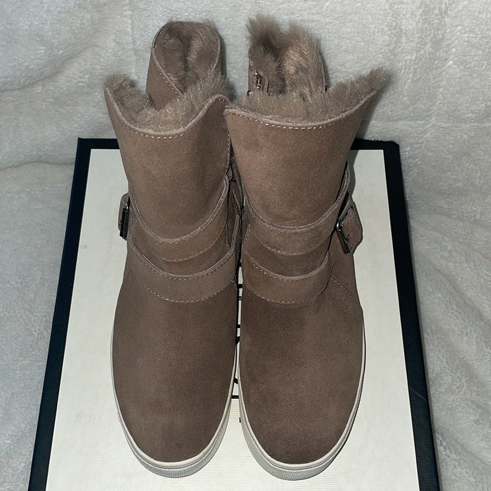 NWT J/SLIDES WELLS Taupe Suede Hidden Wedge Faux Fur Platform - Picture 10 of 16